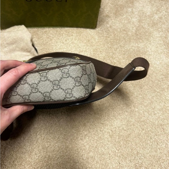 Authentic, like new Gucci belt bag - Picture 3 of 10